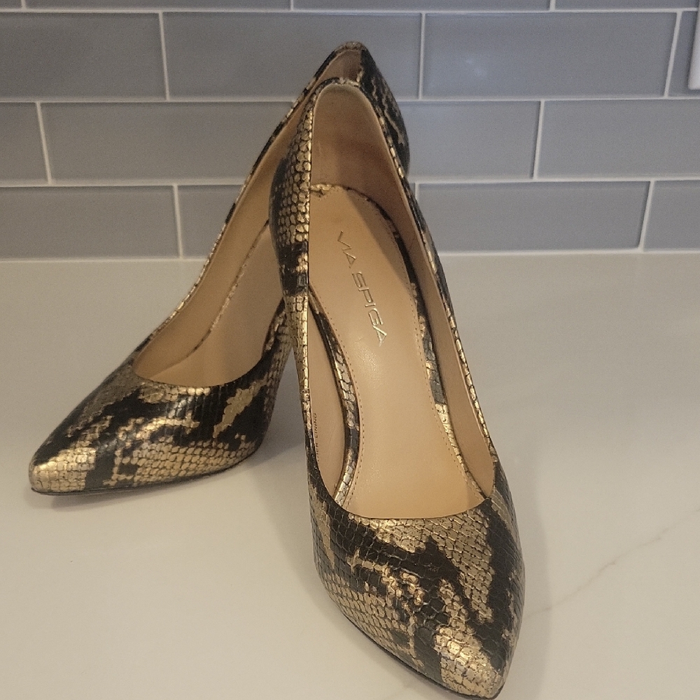 Via Spiga Gold and Black Patterned